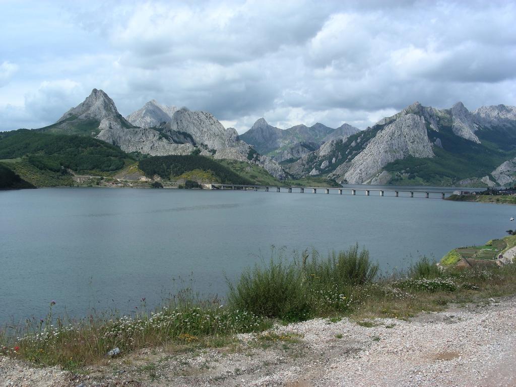 El Invernal De Picos Portilla de la Reina Exterior photo