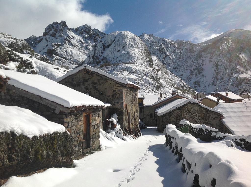 El Invernal De Picos Portilla de la Reina Exterior photo